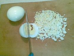 Салат Семга под шубой с авокадо и зеленым луком - шаг 5