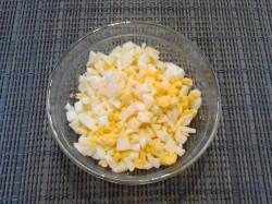 название картинки Салат с шампиньонами, свежими огурцами