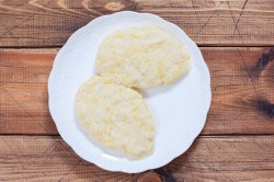 Салат Шишка с миндалем