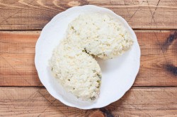 Салат Шишка с миндалем