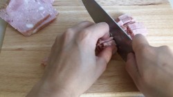 название картинки Салат ветчиной куриным филе, грибами и солеными огурцами