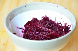 Салат со свеклой и фетой от Джейми Оливера