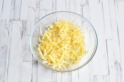 название картинки Салат со свеклой и огурцами