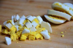 название картинки Салат со свеклой, сыром и сельдью