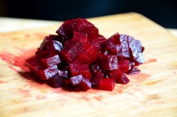название картинки Салат со свеклой, сыром и сельдью