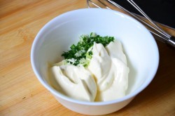 название картинки Салат со свеклой, сыром и сельдью