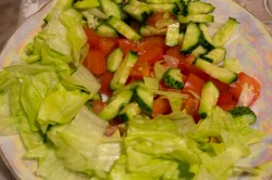 Салат Сокровища океана с мидиями и кальмарами