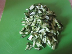 Салат с колбасой, свежими огурцами и яйцами - шаг 1 Салат с колбасой, свежими огурцами и яйцами - шаг 1