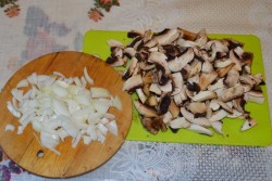 название картинки Салат Старый мельник с грибами и курицей