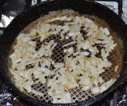 название картинки Салат Старый мельник с грибами и курицей