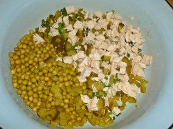 Салат Столичный классический с курицей