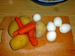 Салат Столичный классический с курицей