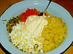 Салат Столичный классический с курицей