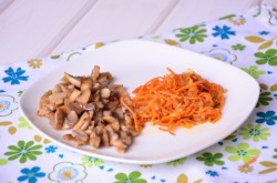 название картинки Салат с тунцом консервированным яйцом и сыром