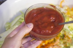 название картинки Салат Тещин язык из кабачков, томатная паста и перца на зиму