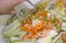 название картинки Салат Тещин язык из кабачков, томатная паста и перца на зиму