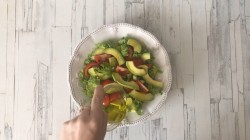 Салат тунец с авокадо