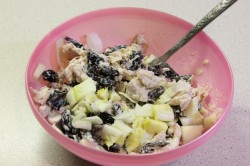 название картинки Салат с курицей в грейпфруте