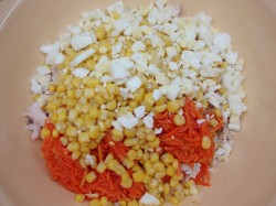 название картинки Салат Валерия с корейской морковкой и крабовыми палочками