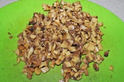 название картинки Салат Венеция с черносливом и курицей