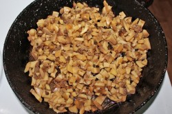 название картинки Салат Венеция с черносливом и курицей