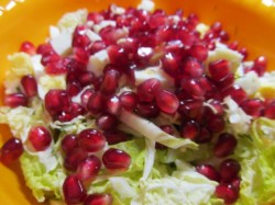 название картинки Витаминный салат с пекинской капустой и гранатом