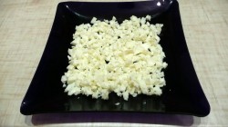 название картинки Салат Хризантема с плавленным сыром тунцом и яблоками