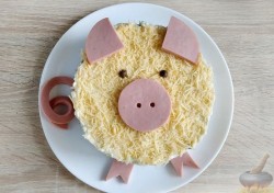 Салат Хрюша в год Свиньи-Кабана