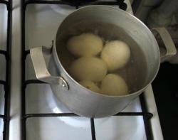 название картинки Бутерброды с паштетом из картошки и яиц