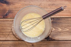 Салат Загадка для гостей с яичными блинчиками