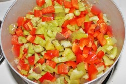 название картинки Салат Завтрак туриста с болгарским перцем и помидорами