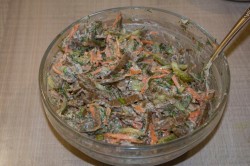 название картинки Салат с куриной печенью и корейской морковью Зимушка