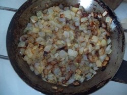 Салат Зодиак с курицей и грибами и огурцами