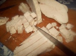 Салат Зодиак с курицей и грибами и огурцами