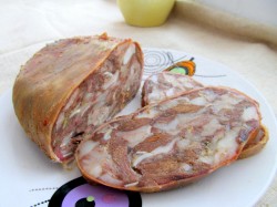 название картинки Сальтисон из свиной головы в желудке