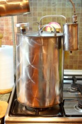 название картинки Самогон из сахара и дрожжей