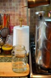 название картинки Самогон из сахара и дрожжей