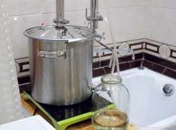 Самогон на дубовой щепе - шаг 4 Самогон на дубовой щепе - шаг 4