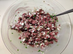 Самса с фаршем из слоеного теста в духовке - шаг 6 Самса с фаршем из слоеного теста в духовке - шаг 6