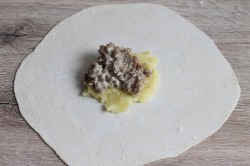 Самса с картошкой и фаршем - шаг 14 Самса с картошкой и фаршем - шаг 14