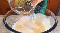 Блины на кефире с водой и содой - шаг 3 Блины на кефире с водой и содой - шаг 3
