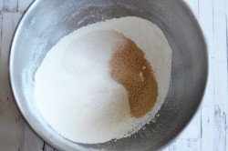 Сдобный рулет с маком