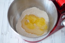 Сдобный рулет с маком