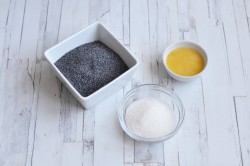 Сдобный рулет с маком