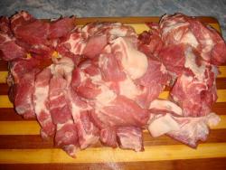 название картинки Квашеная капуста со свининой тушеная