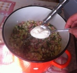 название картинки Сельдереевая окрошка на кефире