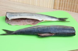 Селедка под шубой с яблоком - шаг 3