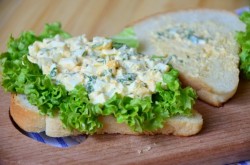 название картинки Бутерброды для пикника сэндвич с яичным салатом