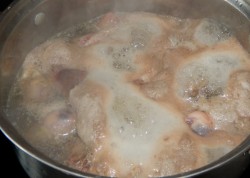 название картинки Куриные сердечки в сметане на сковороде
