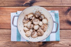 Шампиньоны по-корейски маринованные